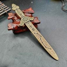 师父潘昭佑讲六爻(明理讲六爻这个女面相好不好?大师回答)