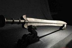 额头有骨头凸起面相(额头有两个犄角的面相面相求解,我的额头中上方有一小块骨头突起,幼年时期都没有这样,)