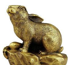 公鸡是辟邪的吗(家中养几只鸡风水好白公鸡是辟邪的吗 ?)